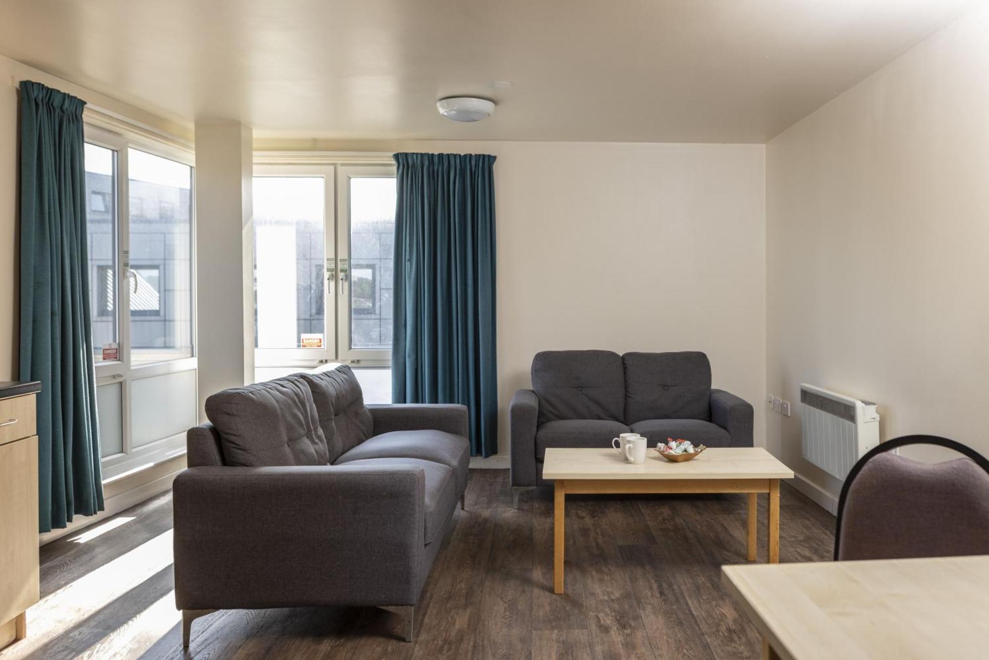 Burley Road Aparthotel Leeds  Bagian luar foto