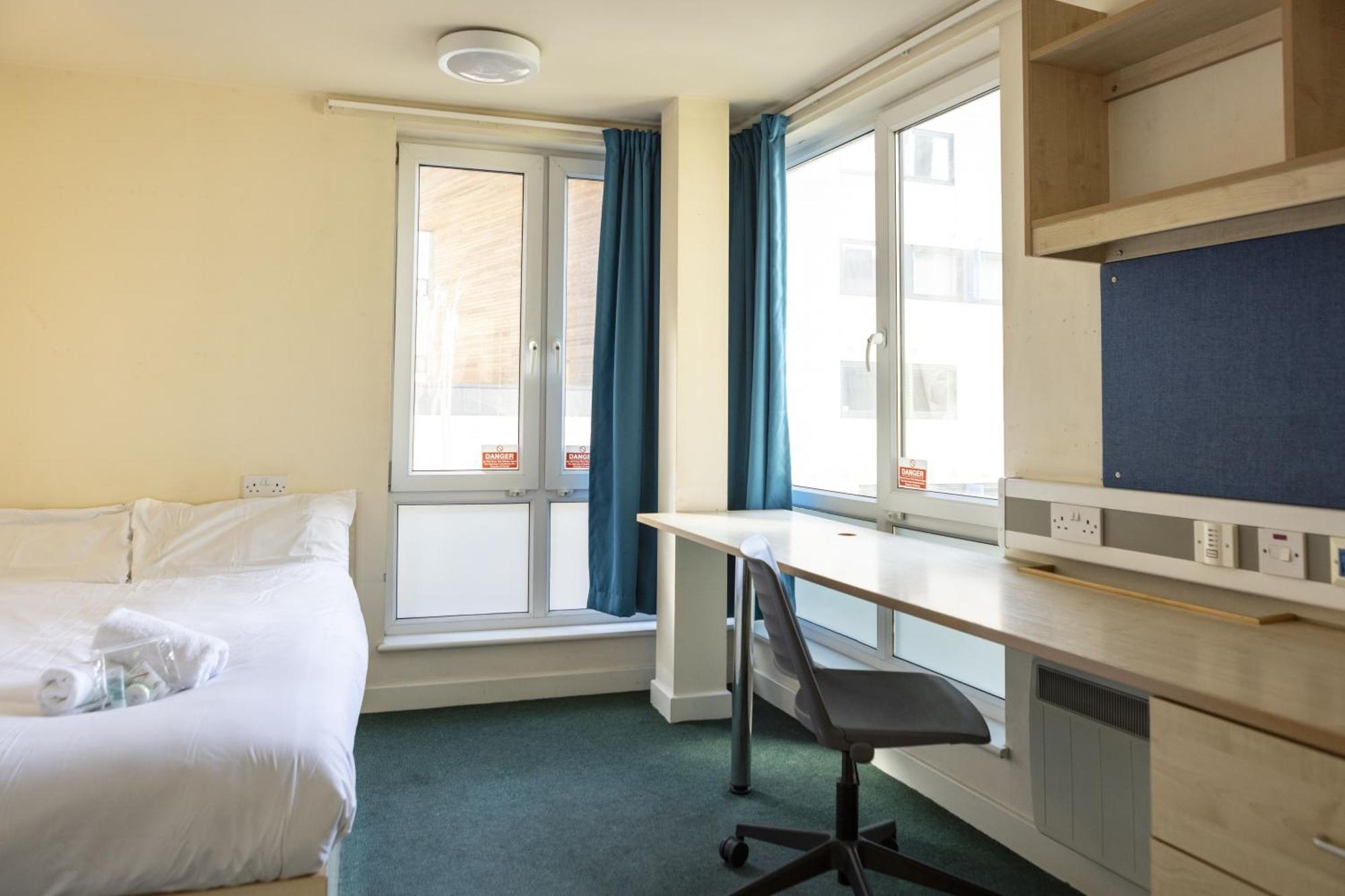 Burley Road Aparthotel Leeds  Bagian luar foto
