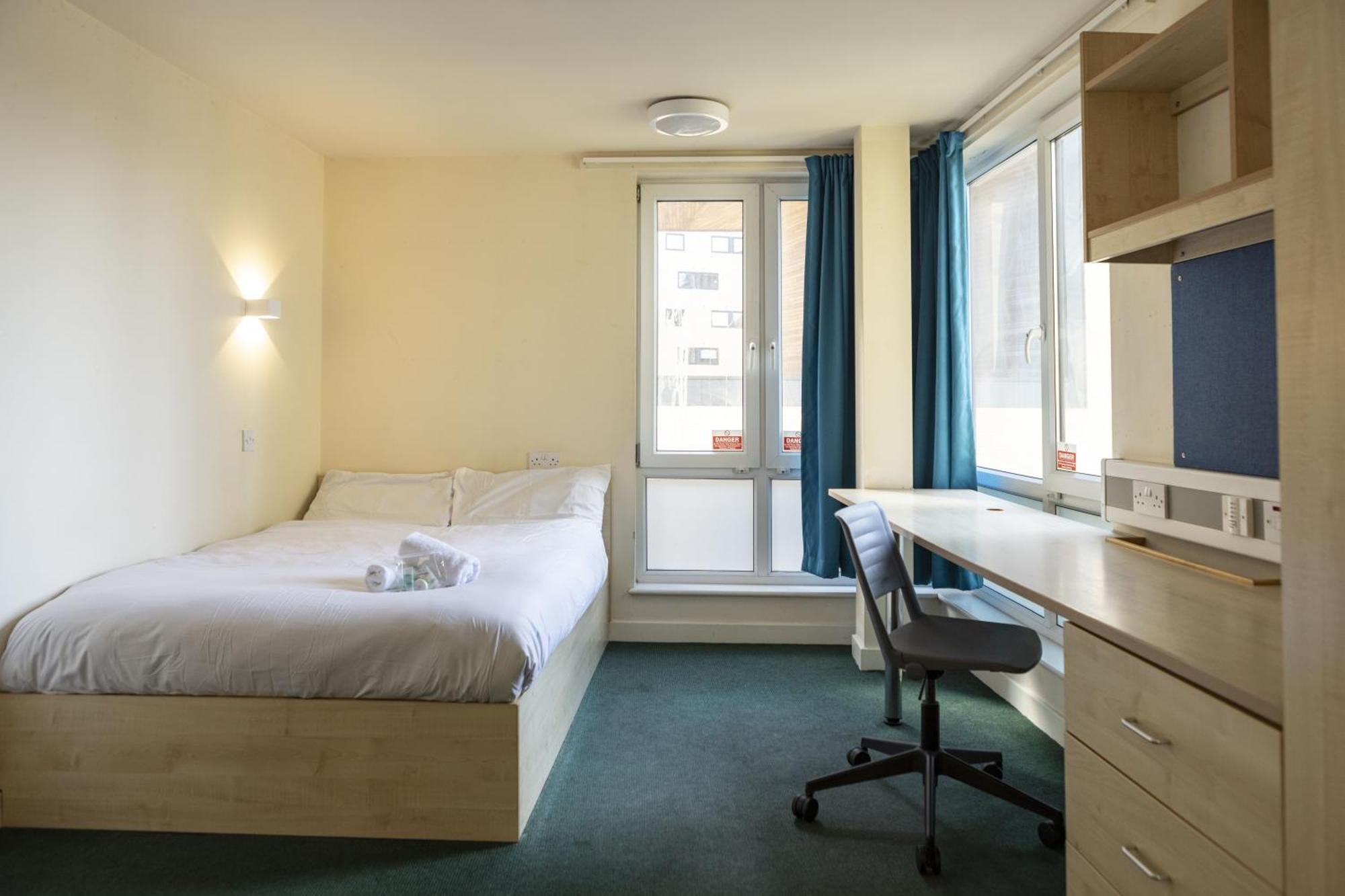 Burley Road Aparthotel Leeds  Bagian luar foto