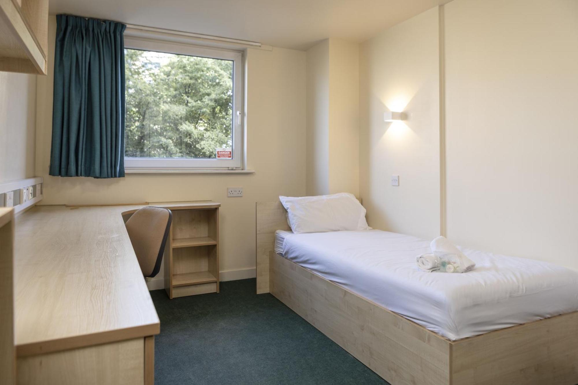 Burley Road Aparthotel Leeds  Bagian luar foto